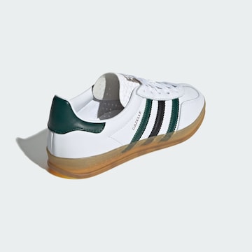 ADIDAS ORIGINALS Matalavartiset tennarit 'Gazelle' värissä valkoinen