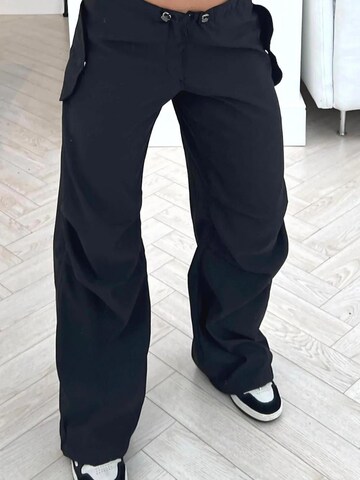 Worldclassca Regular Cargo Pants 'Damen Cargo Hose Parachut' in Black