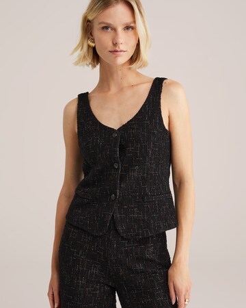 Vestă de la WE Fashion pe negru: față