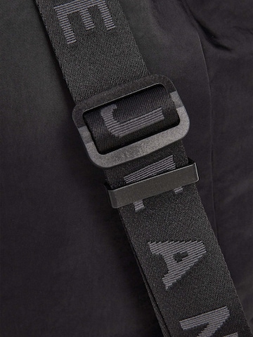 Pepe Jeans Handtasche 'Gardi' in Schwarz