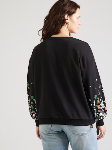 ONLY Carmakoma - Sudadera 'CARBROOKE' en negro