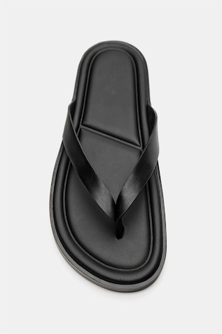 Flip-flops de la Pull&Bear pe negru