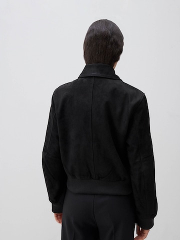 Veste mi-saison 'Marie' ABOUT YOU x Marie von Behrens en noir