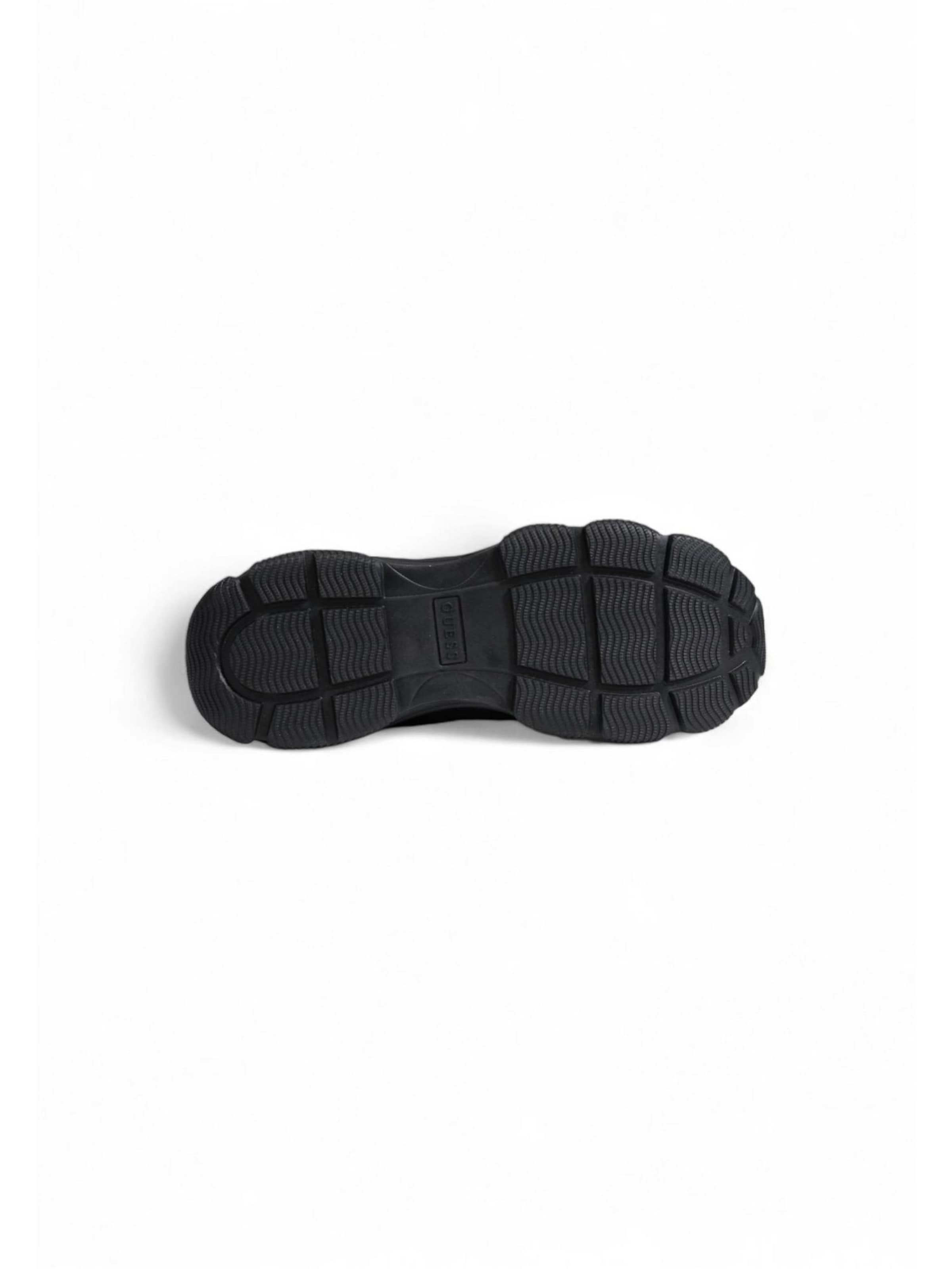Sneaker bassa 'MICOLA FL7MIC FAL12' di GUESS in nero