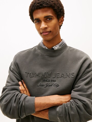 Tommy Jeans Sweatshirt in Grau
