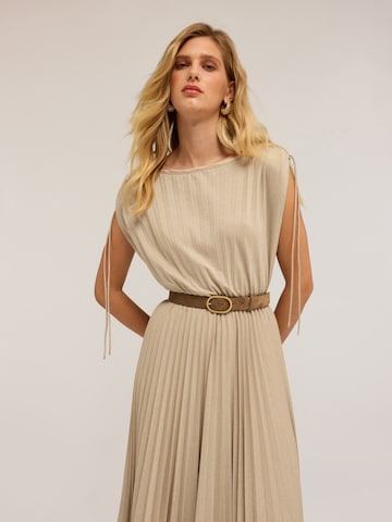 MOTIVI Dress in Beige