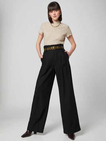 Guido Maria Kretschmer Women Wide leg Trousers with creases 'Sofie' in Black