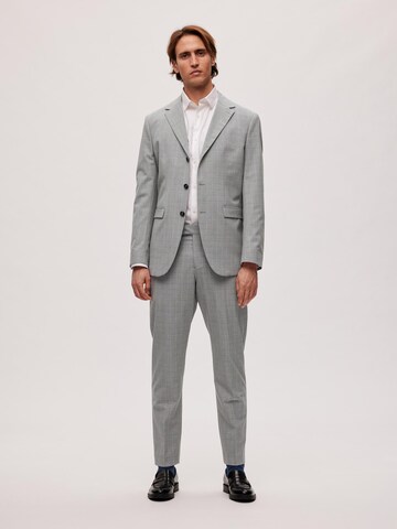 SELECTED HOMME Slim fit Pleated Pants 'Ross' in Grey