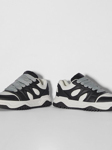 Bershka Sneakers laag in Zwart