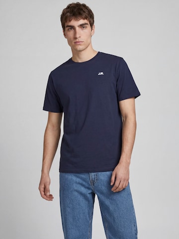 Tricou de la JJ Rebel pe albastru