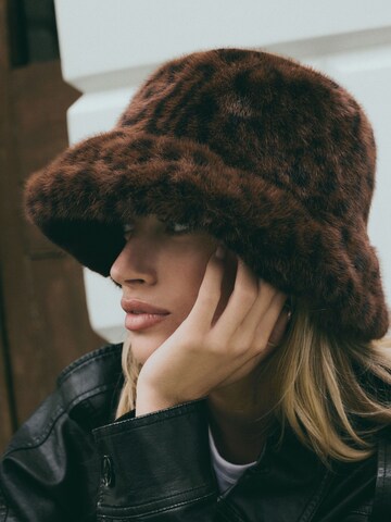 Chapeaux Next en marron : devant
