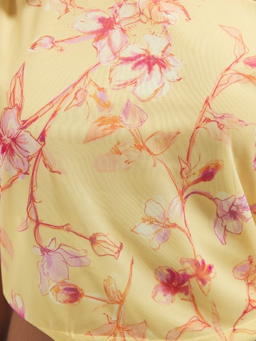 Trendyol - Top en amarillo