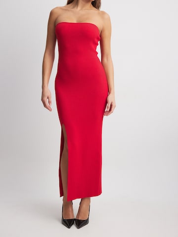 NA-KD Knitted dress in Red: front