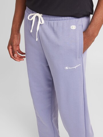 Tapered Pantaloni di Champion Authentic Athletic Apparel in lilla