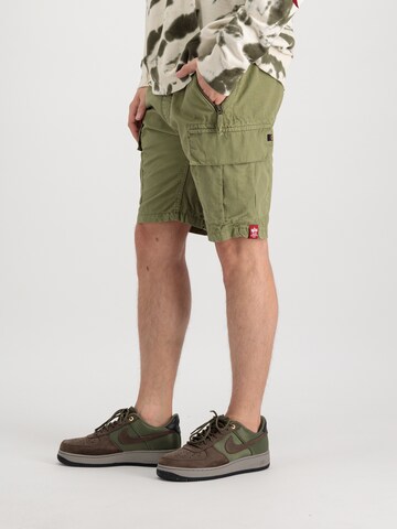 ALPHA INDUSTRIES Regular Cargobroek in Groen