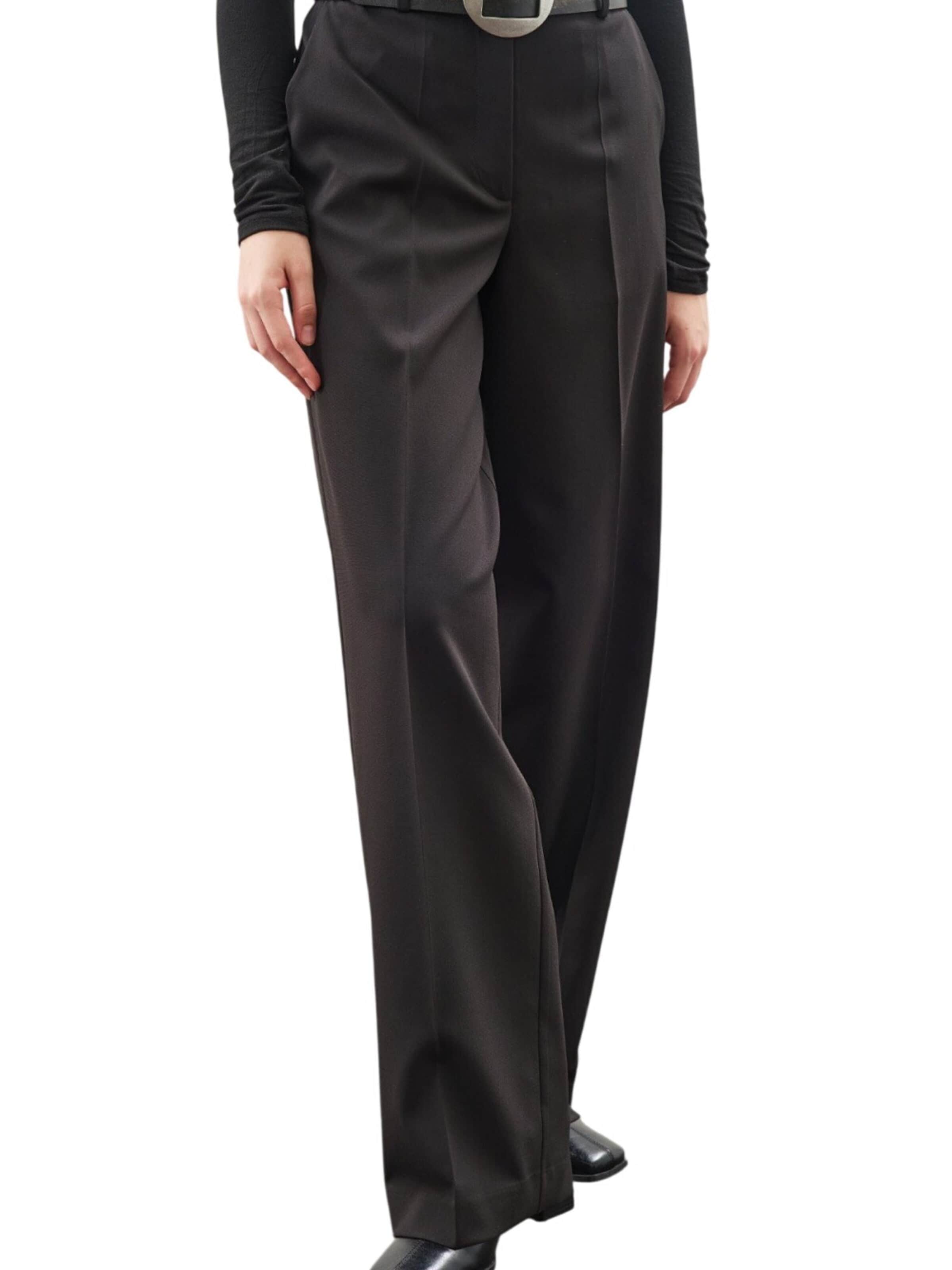 MANUKA Regular Trousers in Black