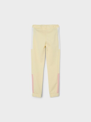 NAME IT Tapered Trousers 'DRINT' in Yellow