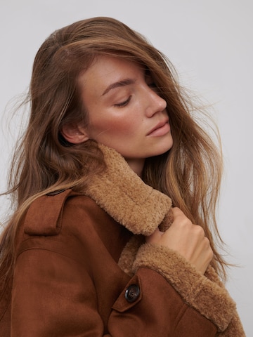 RÆRE by Lorena Rae Winter Coat 'Grace' in Brown