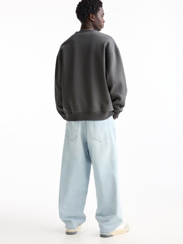 Pull&Bear Sweatshirt i grå