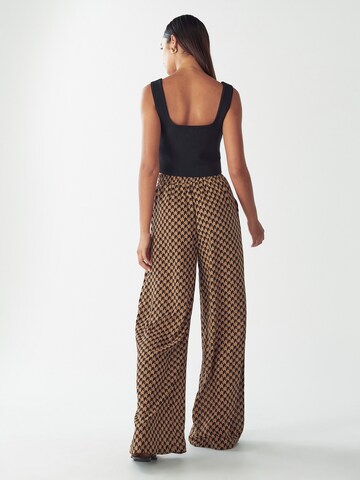 Willa Wide Leg Hose in Braun: Rückseite