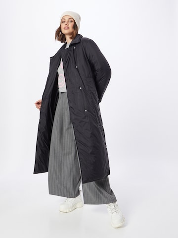 Manteau d’hiver 'DAGMAR' OBJECT en noir