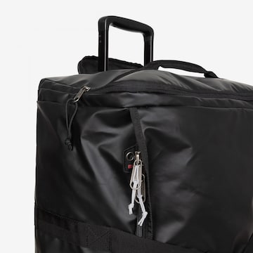 Borsa da viaggio 'Tarp Duffl'r Wheel' di EASTPAK in nero