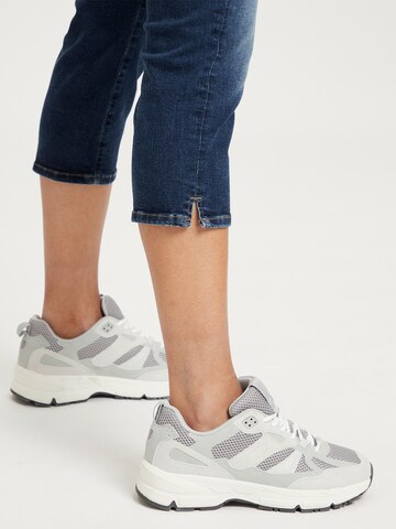 CROSS JEANS Slimfit Jeans 'Amber' in Blau