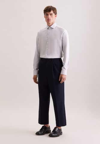 Coupe regular Chemise business 'Schwarze Rose' SEIDENSTICKER en blanc