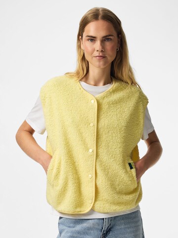 Gilet 'PCKATTY' di PIECES in giallo: frontale