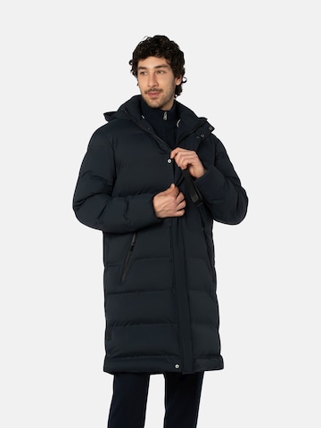 BENVENUTO Winterjacke 'CIRO', Model ist 185 cm groß und trägt Größe 50 in Blau