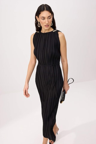 Trendyol Kleid in Schwarz