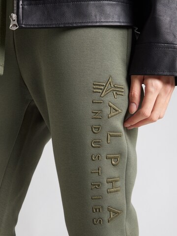 ALPHA INDUSTRIES Štandardný strih Nohavice - Zelená