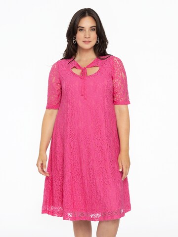 Yoek Dress in Pink: front