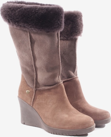 UGG Dress Boots in 36 in Brown: front