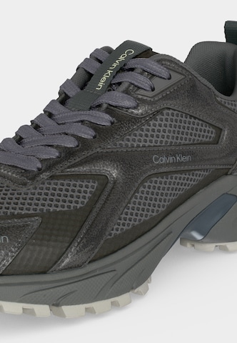 Calvin Klein Sneaker 'HIKE RUNN' in Grau