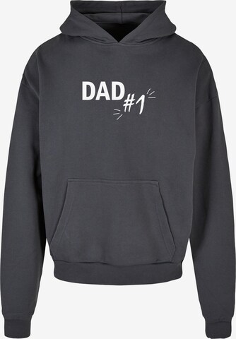 Merchcode Sweatshirt 'Fathers Day - Dad number 1' in Grijs: voorkant