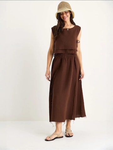 Tailleur di Bianco Lucci in marrone