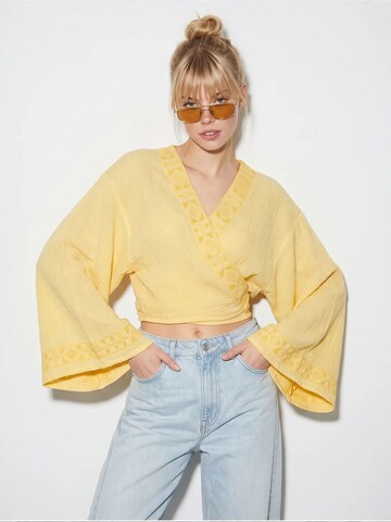Bianco Lucci Blouse in Yellow