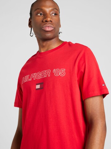 TOMMY HILFIGER T-Shirt in Rot