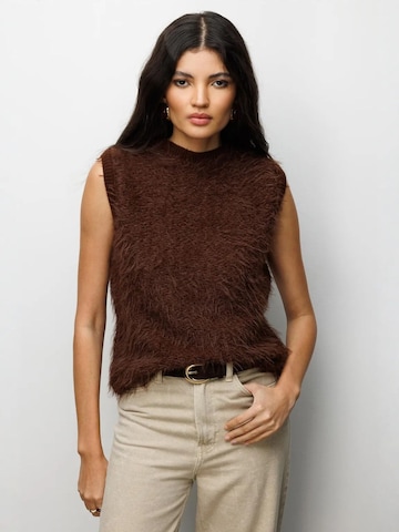 MixRay Knitted Vest 'Pullunder' in Brown: front