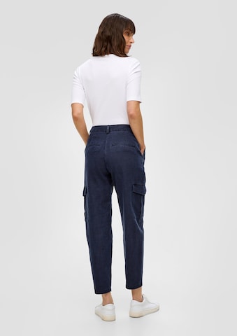 Tapered Pantaloni cargo di s.Oliver in blu: dietro