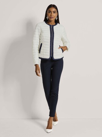 MADELEINE Tussenjas in Wit