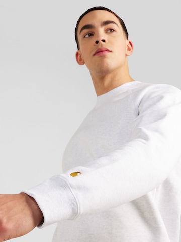 Carhartt WIP Sweatshirt 'Chase' in Grau