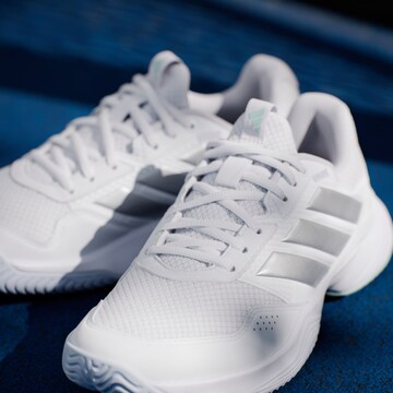 ADIDAS PERFORMANCE - Sapatilha de desporto 'GameCourt 3' em branco