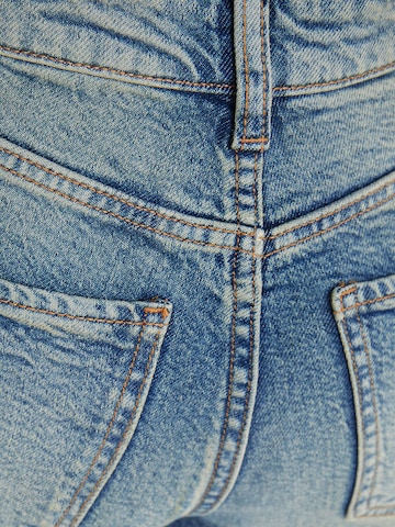 Bershka Rozkloszowany krój Jeansy w kolorze niebieski