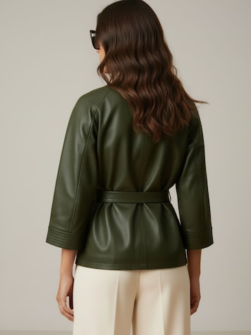 WEARABLE STORIES - Blazer 'Kimono' en verde