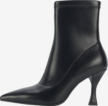 Nine West Boots in Black: front