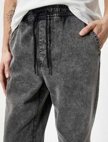 Koton Tapered Jeans in Grijs