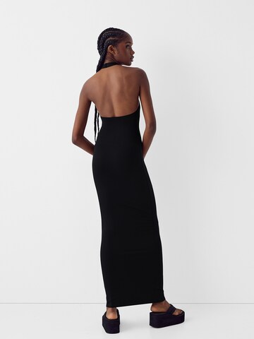 Rochie de la Bershka pe negru