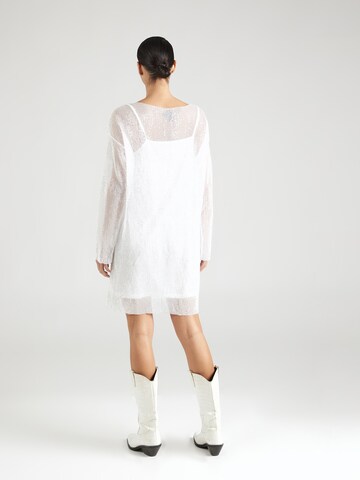 PIECES - Vestido 'BIRDIE' en blanco